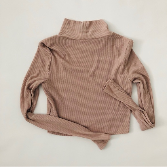 Urban Outfitters Crop Taupe Turtleneck - Picture 2 of 2